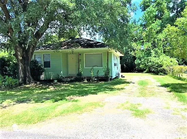 2830 Dowling St, Orange, TX 77630