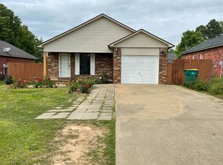 119 E 8th St, Russellville, AR 72801