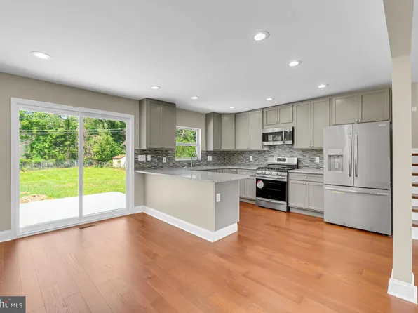 904 Scotts Hill Dr, Baltimore, MD 21208