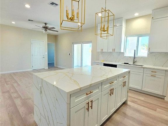 4th image of 1379 Winkler Lane
