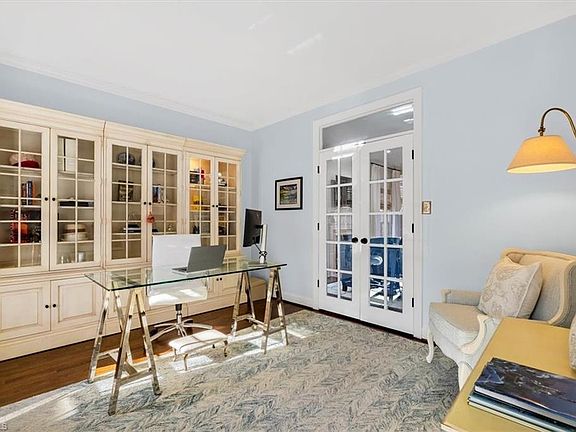 5th image of 1006 Blanton Pl
