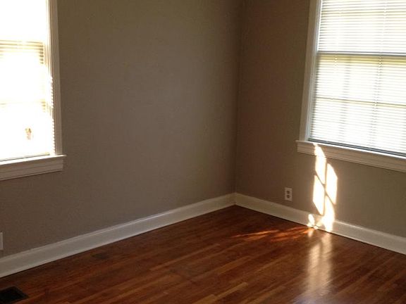 4th image of 25 Oak Forest Dr