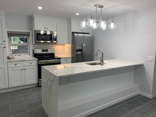1st image of 160 Dante Ave #1