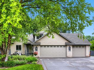 7842 20th St N, Oakdale, MN 55128
