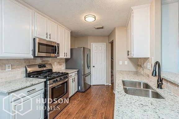 4th image of 11819 Elizabeth Ct