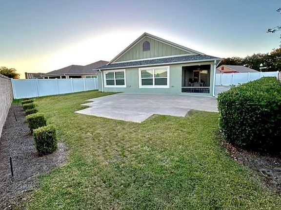 4th image of 3425 Leelanau Ct