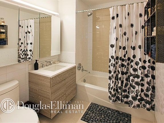 3rd image of 511 47th Ave APT 9F