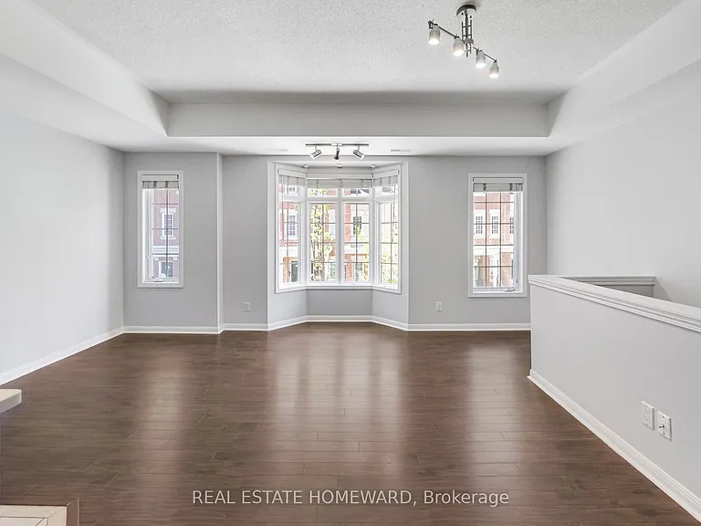 11 Niagara St #Townhouse 11 — Photo 6