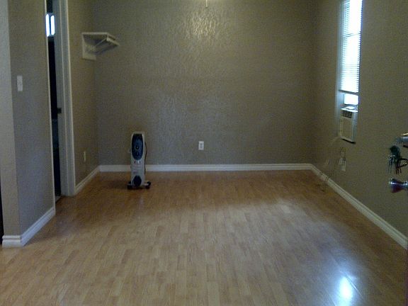3rd image of 1109 W Russell Pl APT 5