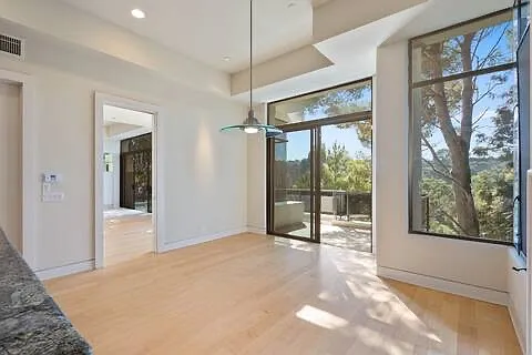 1673 Waynecrest Dr — Photo 21