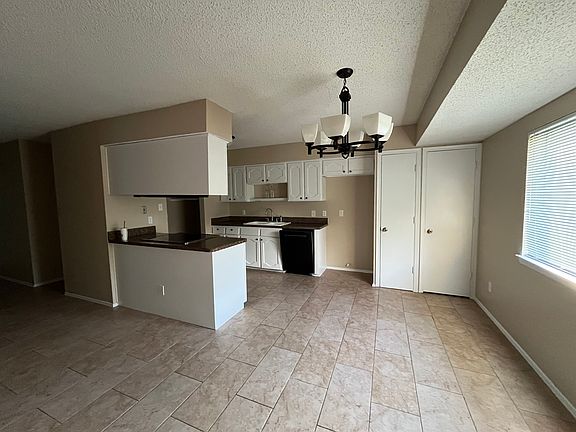 Dining & kitchen areas