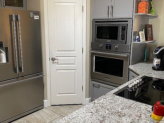 3rd image of 2905 Hidden Valley Dr