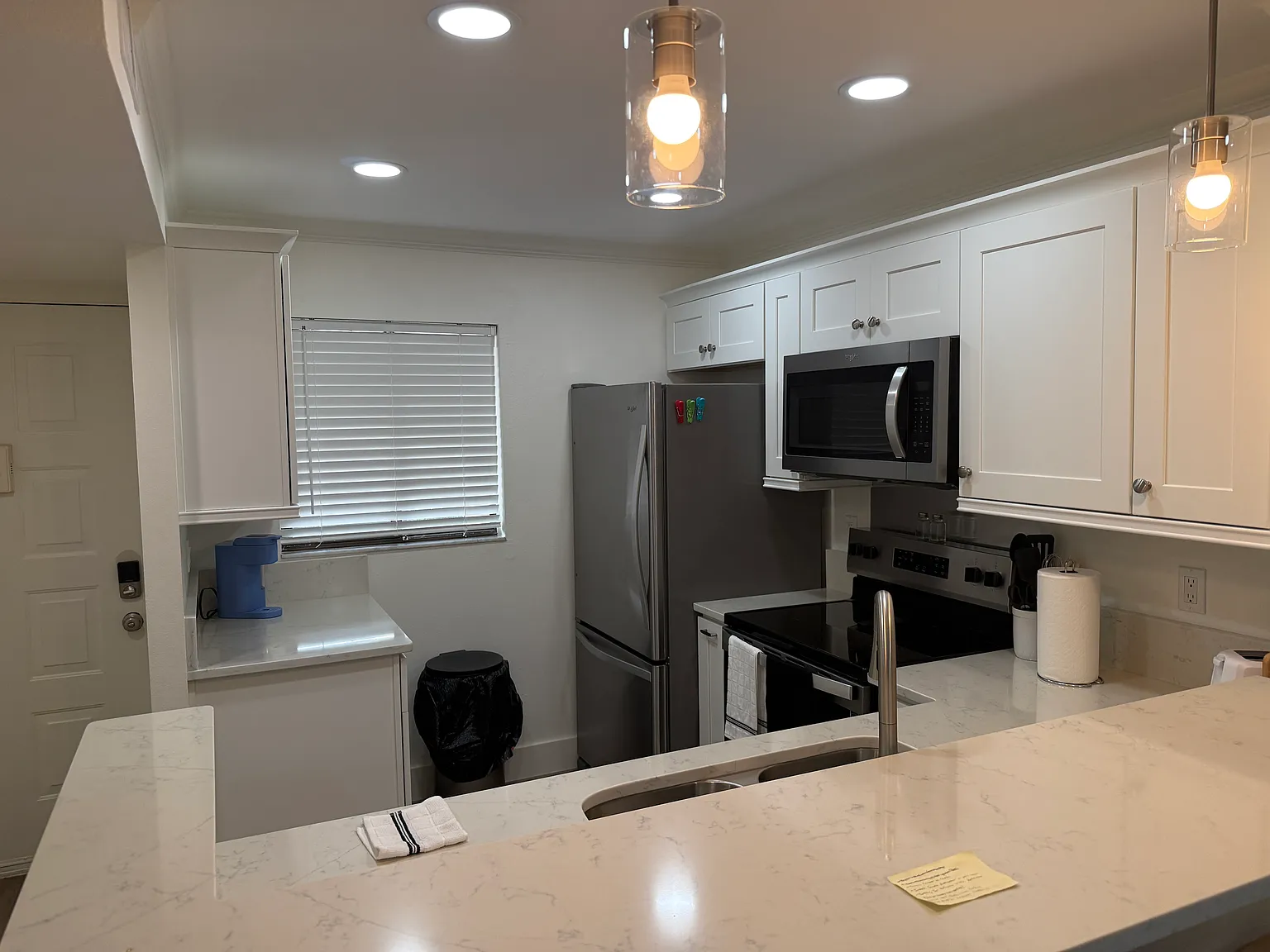 2 bed, 899 sqft, $4,000 — Photo 4