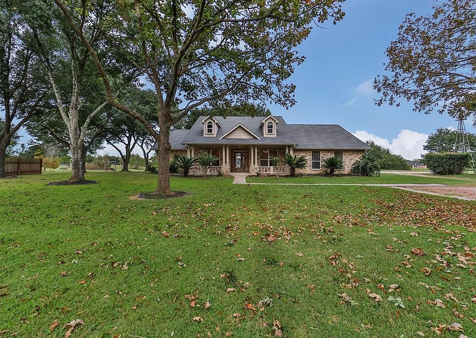 1st image of 408 Lakeview Cir