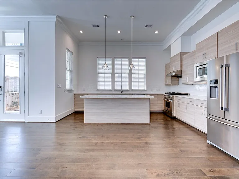 4947 Rusk St — Photo 36