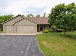 18840 Deerfield Dr, Denmark, WI 54208