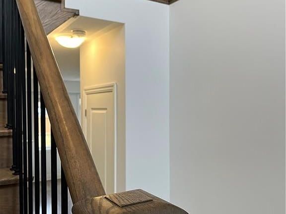 4th image of 57 Bank St