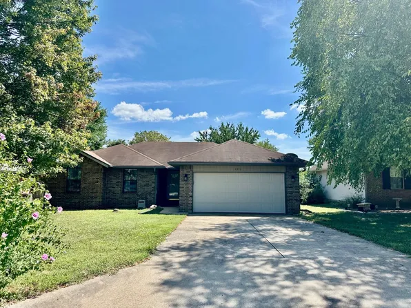2236 W Rockwood Street, Springfield, MO 65807