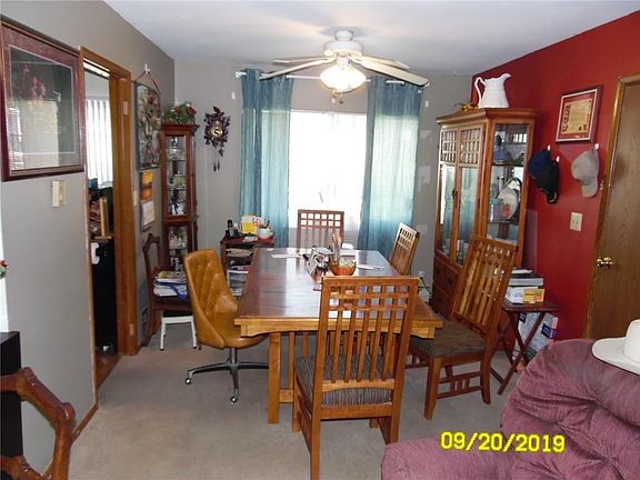 5th image of 410 Monterey Dr