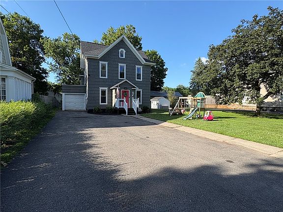 4th image of 435 W Miller St