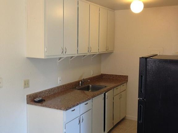 2nd image of 3027 4th Ave APT B