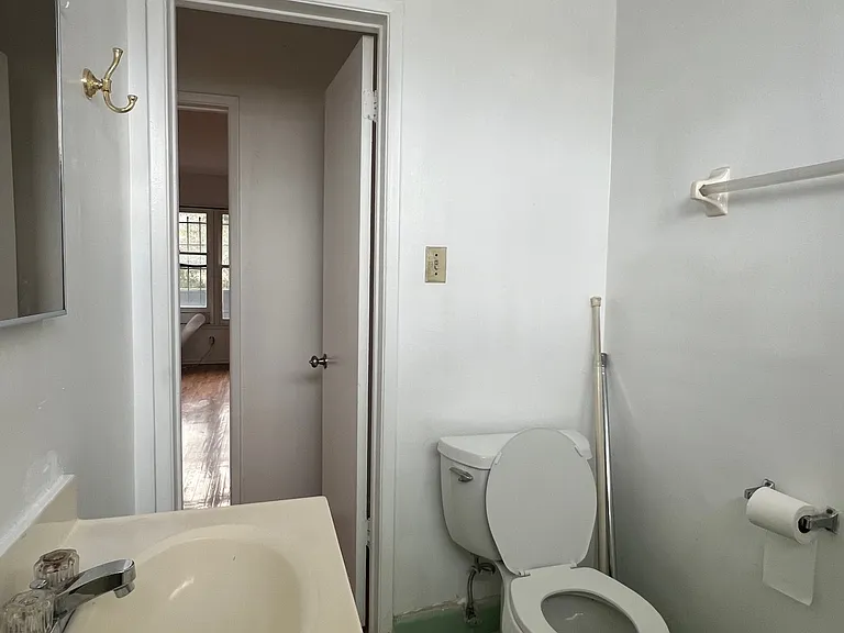 873 N Hoover St #1/2 — Photo 8