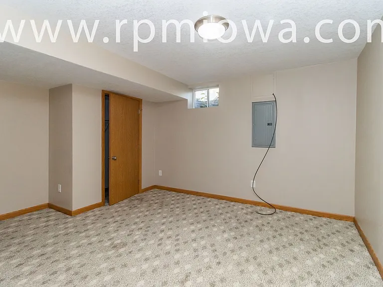 770 SE Harper Dr — Photo 13