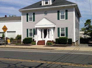 128 Sandwich St APT 3, Plymouth, MA 02360