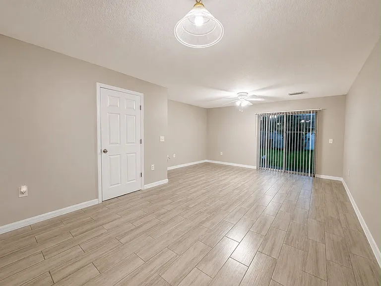 139 Jones Ln #B — Photo 5
