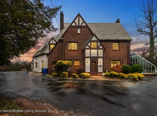 221 Benedict Rd, Staten Island, NY 10304