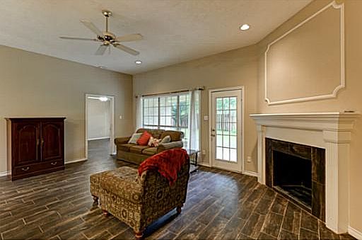 2nd image of 615 Abbey Ln