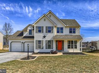 25 Parkview Dr, Seven Valleys, PA 17360