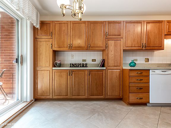 5th image of 127 Acacia Dr #204
