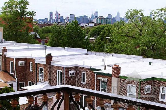 3rd image of 2535 36th St APT 1R