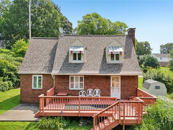 675 Meadow Ln, Rochester, PA 15074