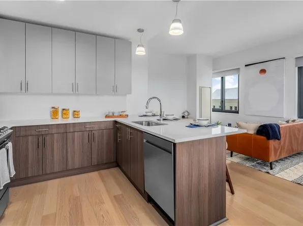 (undisclosed Address), New Rochelle, NY 10801