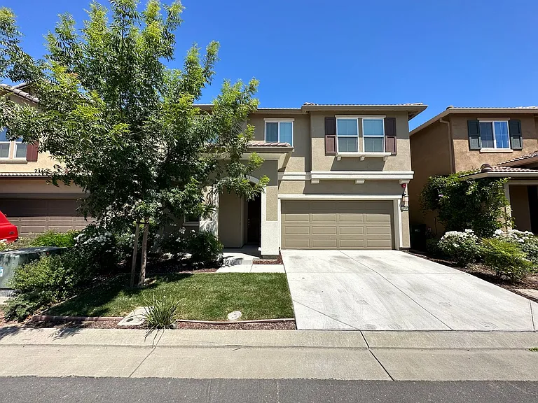 10720 Padua Way — Photo 1