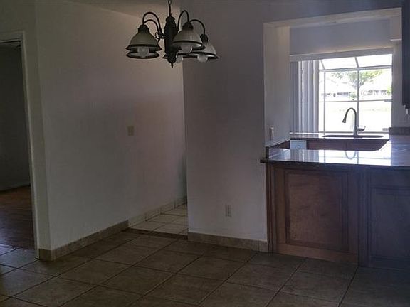 4th image of 3435 Coachlight Dr