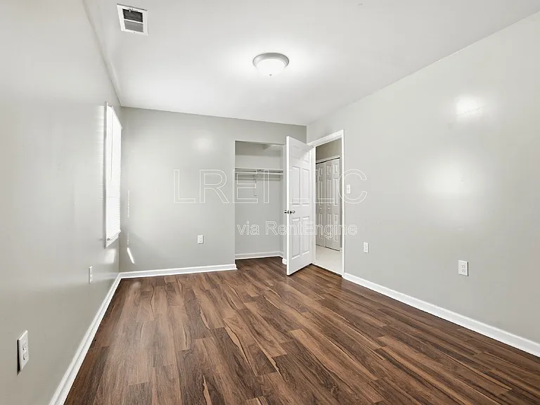 2338 W Madison St — Photo 7