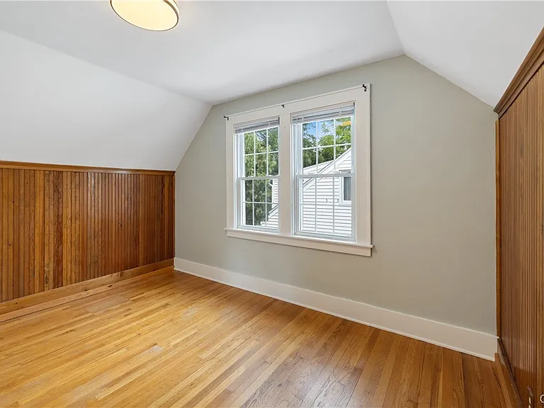 448 Buckingham Ave — Photo 16