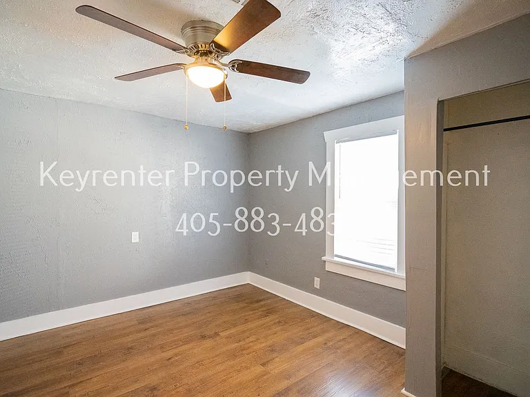 338 SE 41st St — Photo 8
