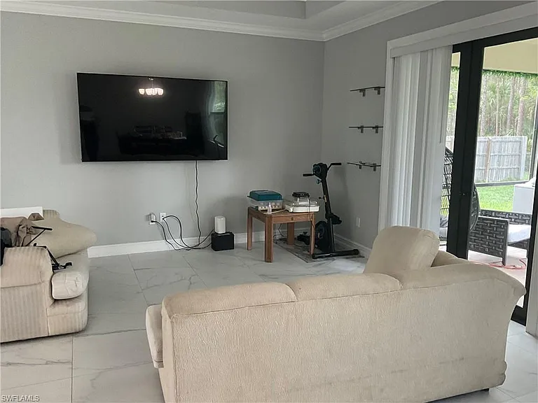 4143 2nd Ave NE — Photo 5