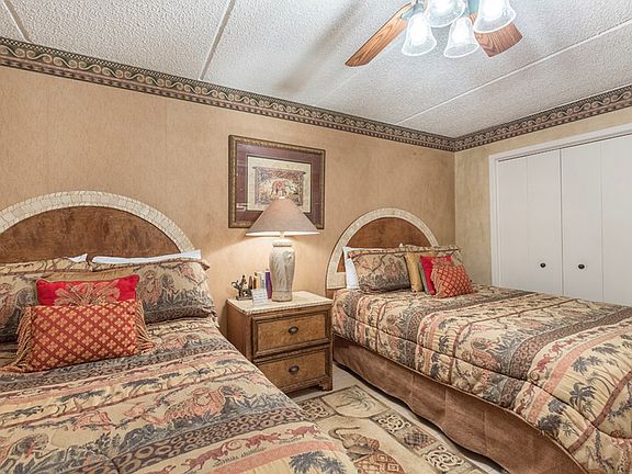 3rd image of 406 Padre Blvd