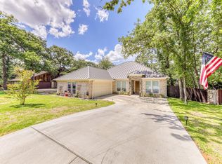 435 Lake Terrace Dr, Azle, TX 76020