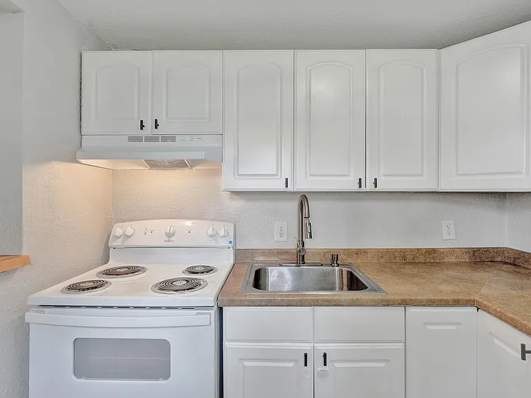 234 NE 14th Ave #1 — Photo 12