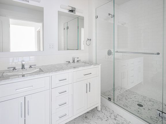 5th image of 220 E 86th St #4A