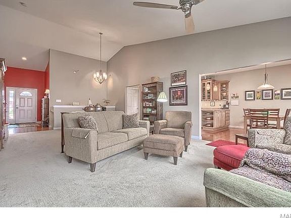 5th image of 157 Amiot Ct
