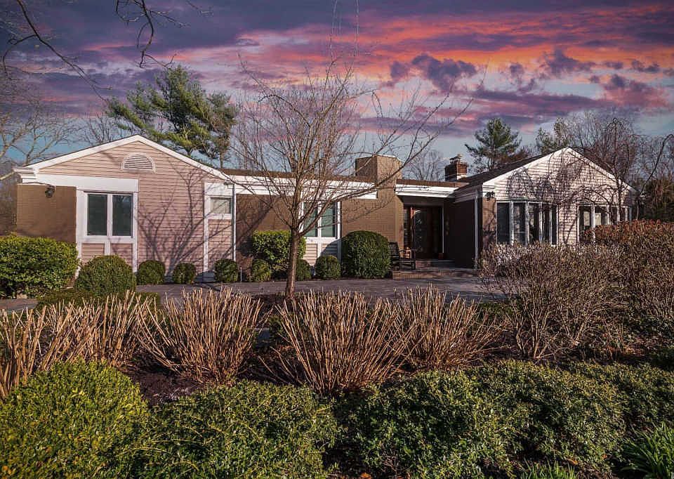 1st image of 8 Michaels Ln