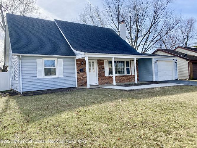 1st image of 219 Evergreen Dr