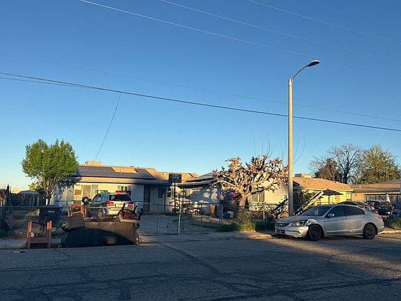 3rd image of 401 N Carlton Ave